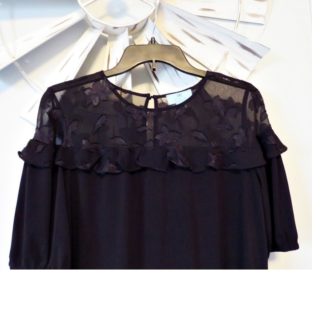 NWOT CeCe Black Top Sheer Upper with Floral Detail Size Small fits like a Medium - Picture 8 of 11